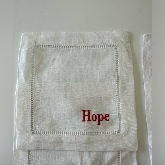 Embroidered cocktail napkins, set of 4, color red, size 6x6 - Picture 3 of 7